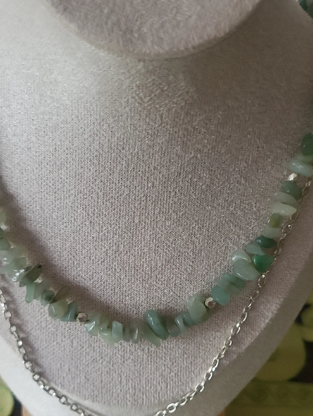 Geniune Green Jade Gemstone Necklace - Picture 3 of 8